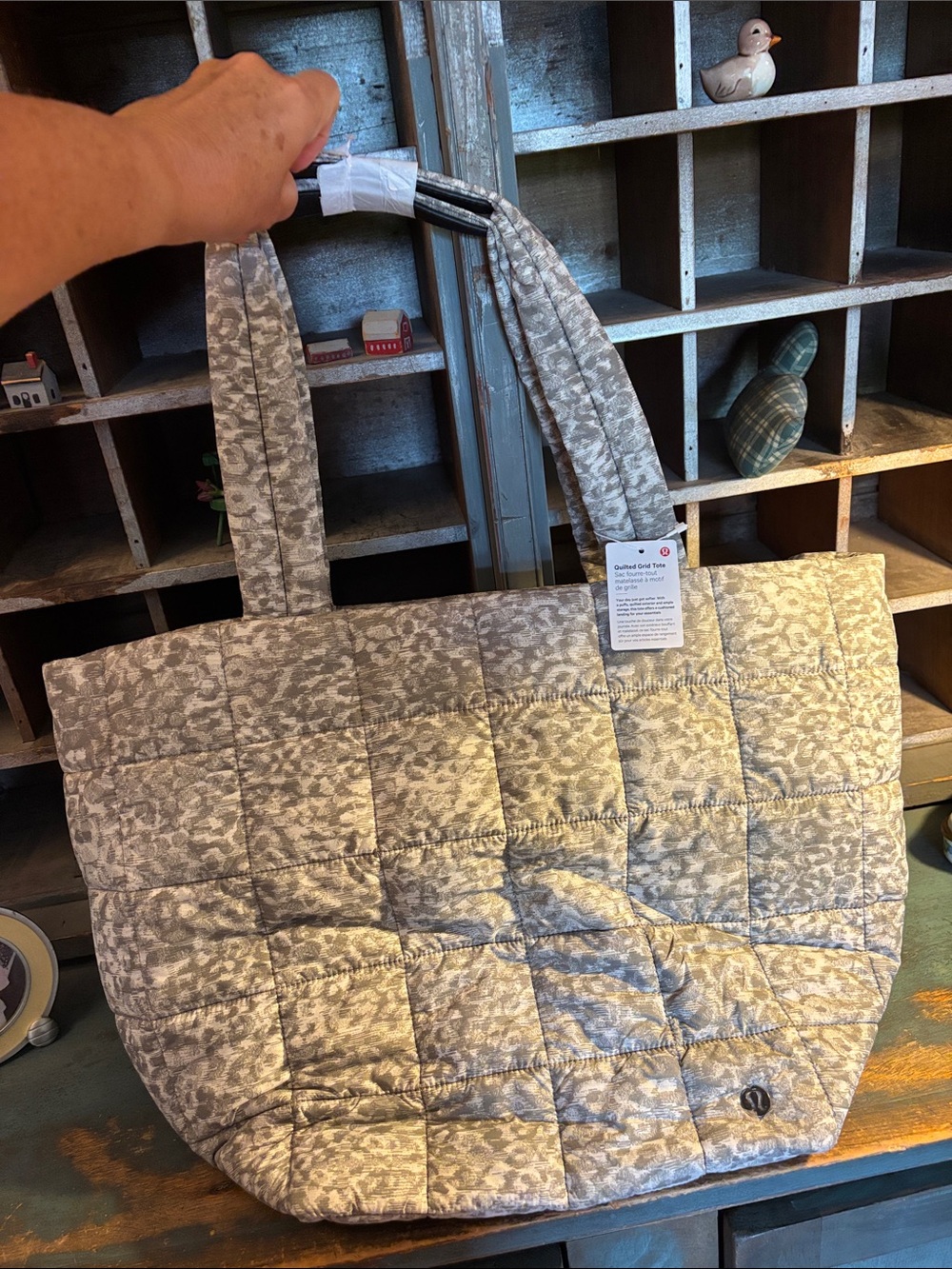 Lululemon RARE 26 L Quilted grid Grayish Floral Tote Bag